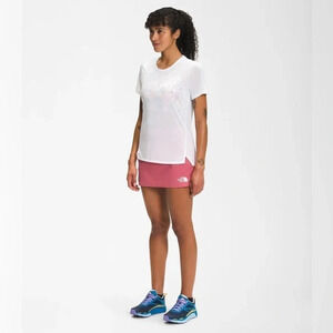 The North Face Size XL Women’s Movmynt 13" Slim Fit Skirt. New With Tags